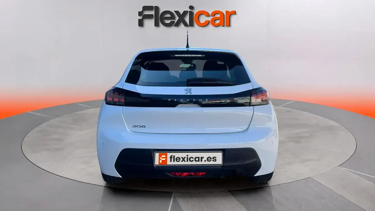 Usado Peugeot 208 Active 75 CV (55 kW) 2023 Blanco Utilitario