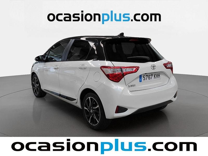 Usado Toyota Yaris 111 CV (81 kW) 2018 Blanco Utilitario