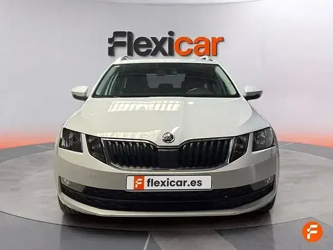 Usado Skoda Octavia Active 115 CV (84 kW) 2018 Blanco