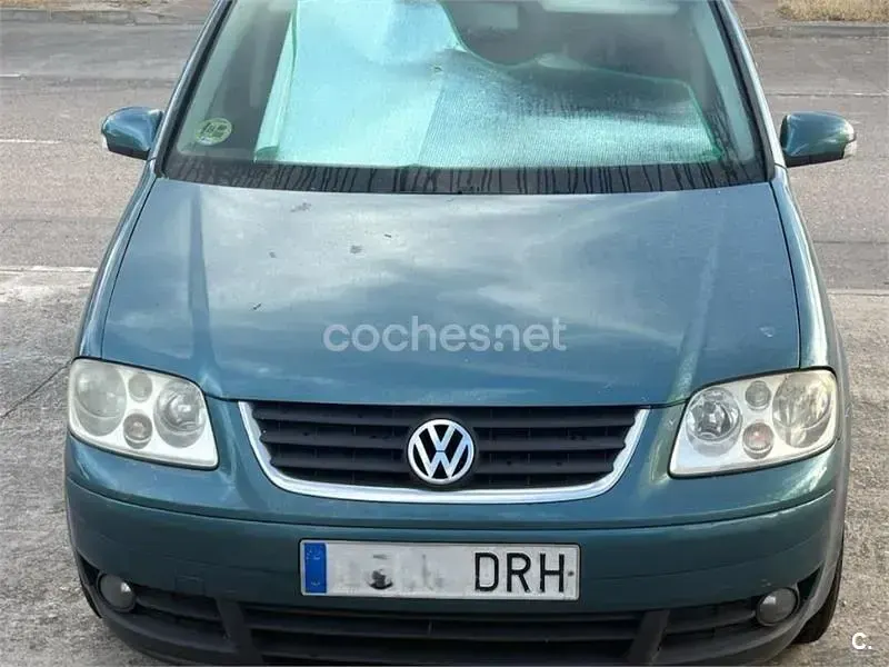 Usado VW Touran Highline 140 CV (102 kW) 2005 Verde Monovolumen