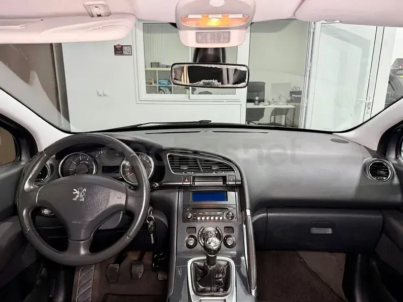 Usado Peugeot 3008 Active 120 CV (88 kW) 2012 Gris / plata Familiar