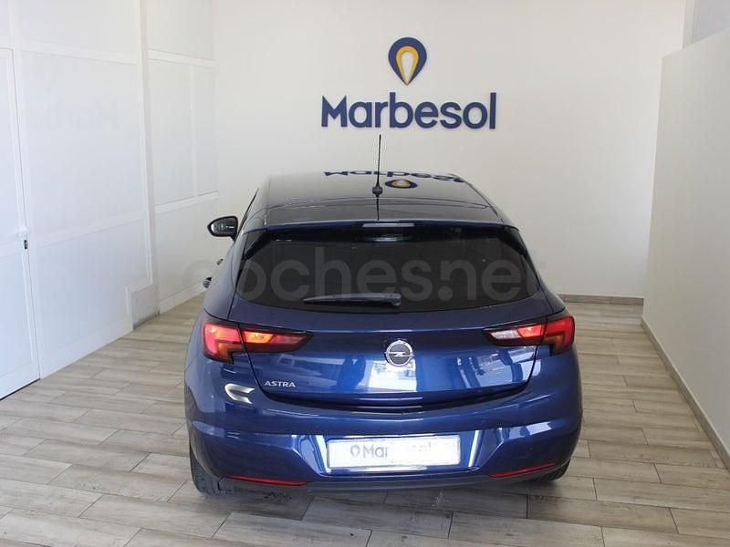 Usado Opel Astra GS Line 110 CV (80 kW) 2020 Azul Berlina