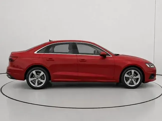 Usado Audi A4 Advanced Plus 136 CV (100 kW) 2021 Rojo Berlina