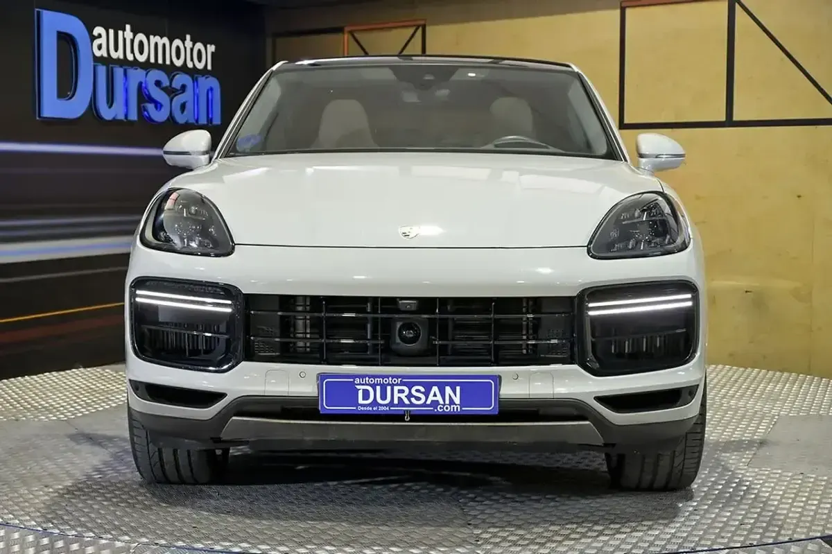 Käytetty Porsche Cayenne Turbo S 680 HP (500 kW) 2022 Harmaa Katumaasturi