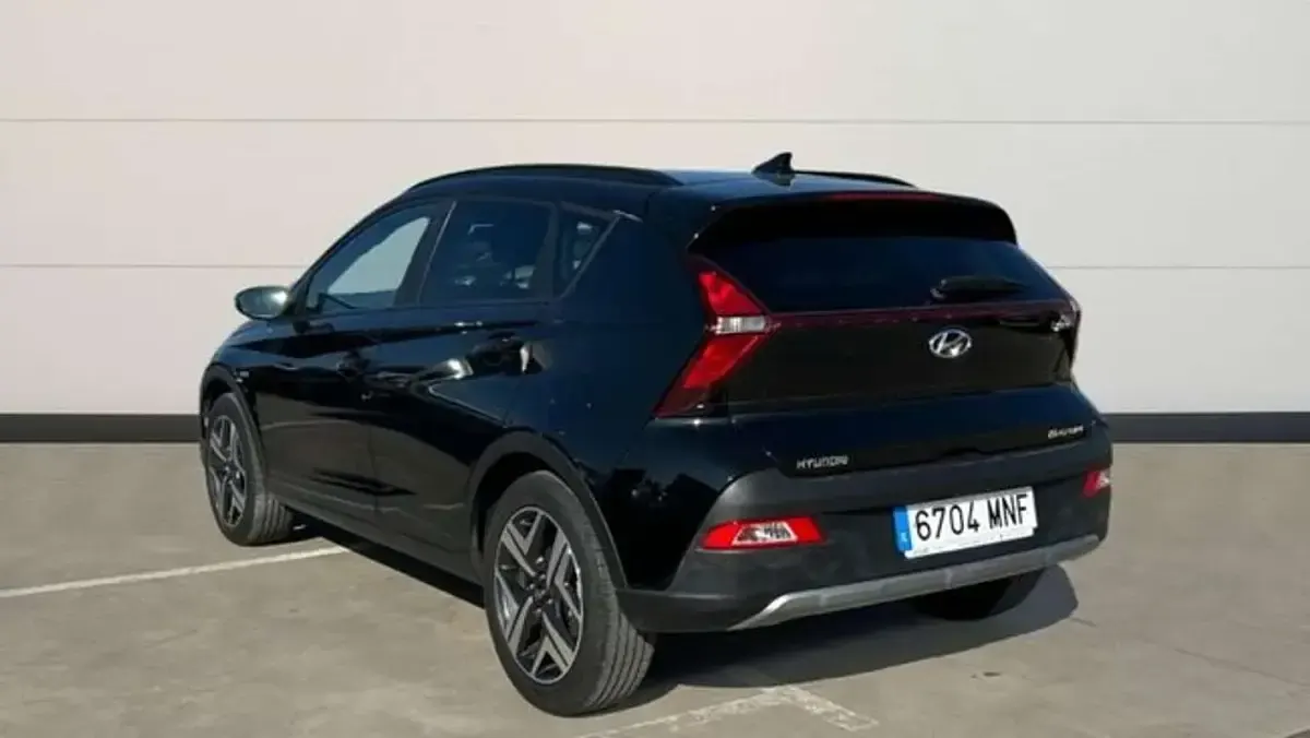 Usado Hyundai Bayon 101 CV (74 kW) 2024 Negro SUV