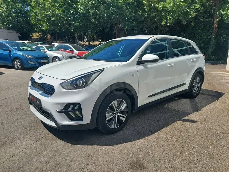 Usado Kia Niro 141 CV (103 kW) 2021 Blanco SUV
