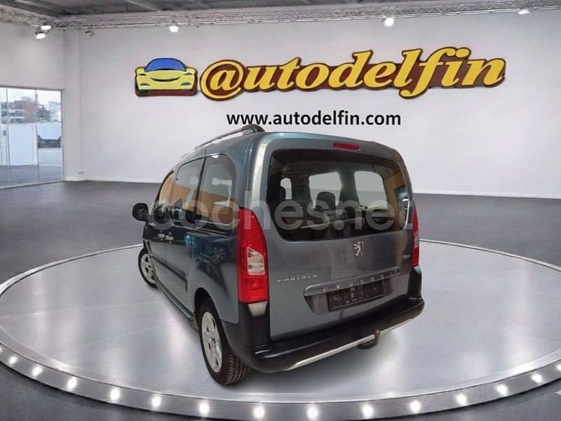 Usado Peugeot Partner Tepee Outdoor 112 CV (82 kW) 2011 Azul Monovolumen