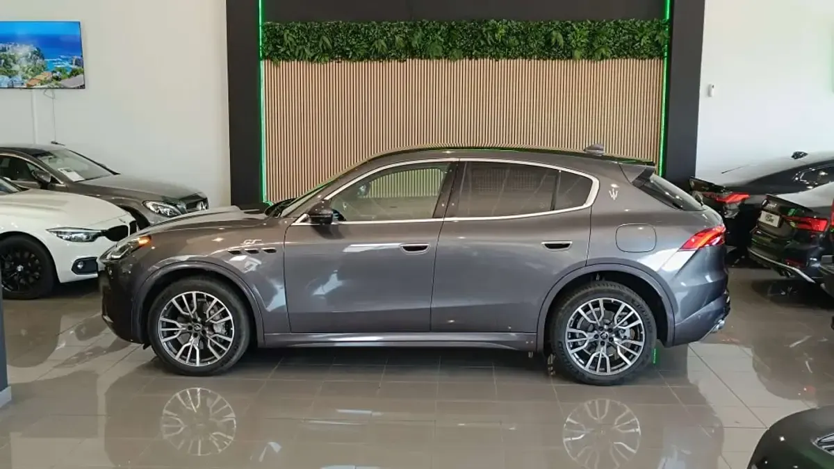 Usado Maserati Grecale GT 300 CV (220 kW) 2023 Gris SUV