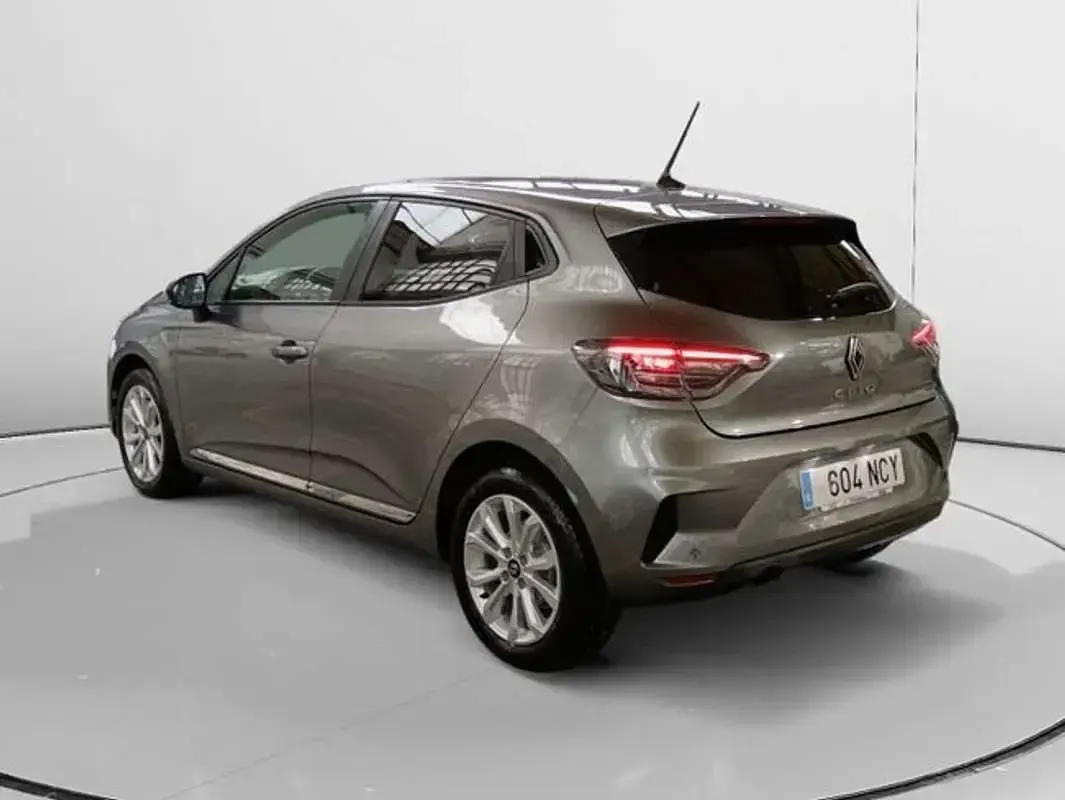 Usado Renault Clio Evolution 101 CV (74 kW) 2025 Gris Utilitario