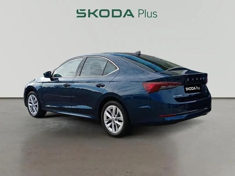Occasion Skoda Octavia Selection 110 ch (80 kW) 2024 Bleue Berline