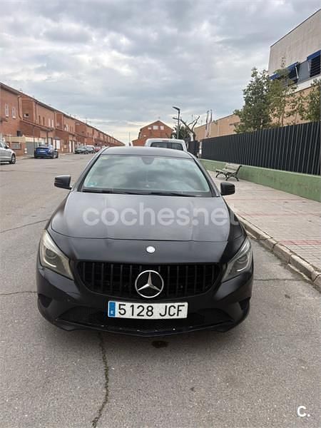 Usado Mercedes CLA200 Shooting Brake Urban 136 CV (100 kW) 2015 Negro Familiar