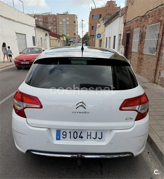Usado Citroën C4 92 CV (67 kW) 2012 Blanco Berlina
