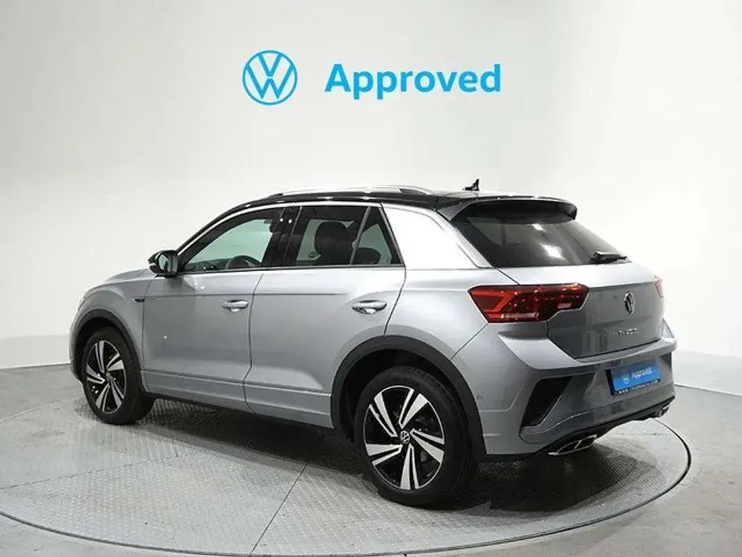 Usado VW T-Roc R-line 116 CV (85 kW) 2025 Plateado SUV