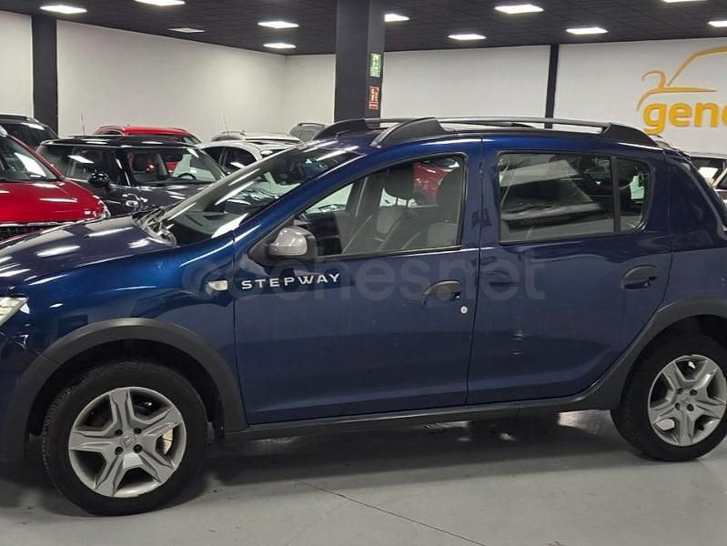 Usado Dacia Sandero Lauréate 90 CV (66 kW) 2017 Azul Berlina