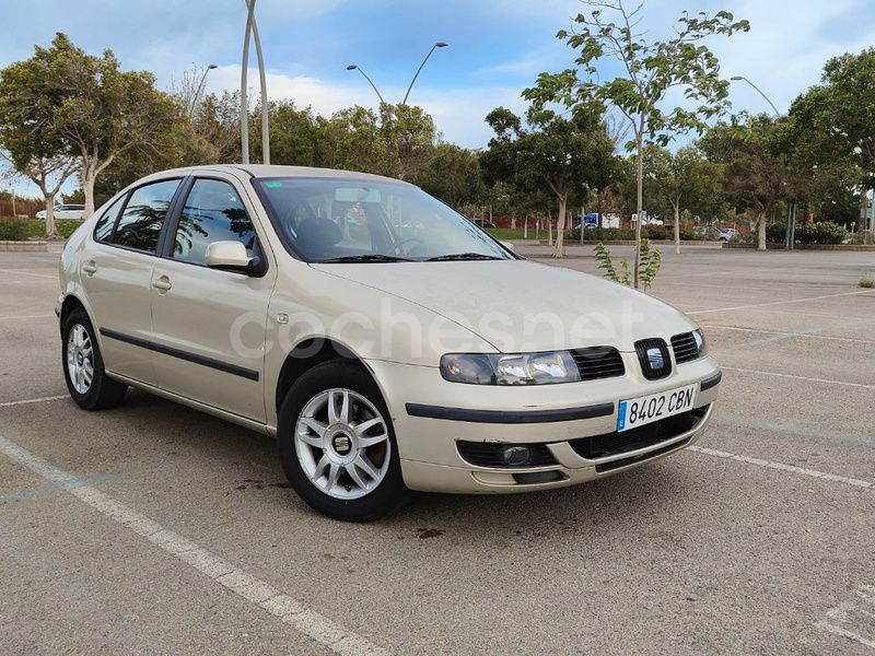 Beige Usado 2003 Seat Leon Stella Berlina | 3900 € (Precio justo) - Imagen 1/4