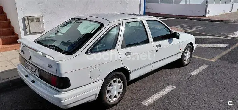 Usado Ford Sierra Ghia 123 CV (90 kW) 1992 Blanco Berlina