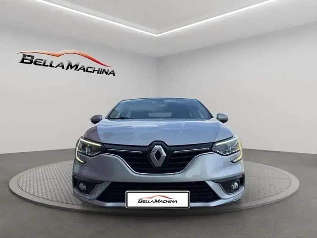 Usado Renault Mégane IV Business 95 CV (69 kW) 2021 Gris Utilitario