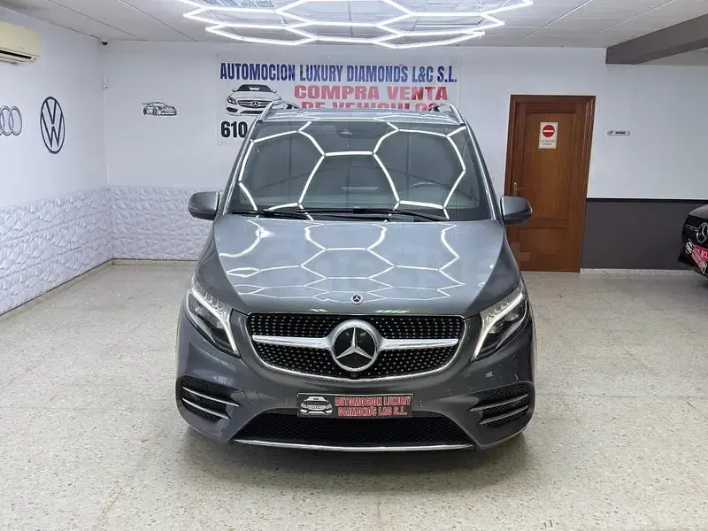 Usado Mercedes V300 Avantgarde 239 CV (175 kW) 2020 Gris / plata Monovolumen