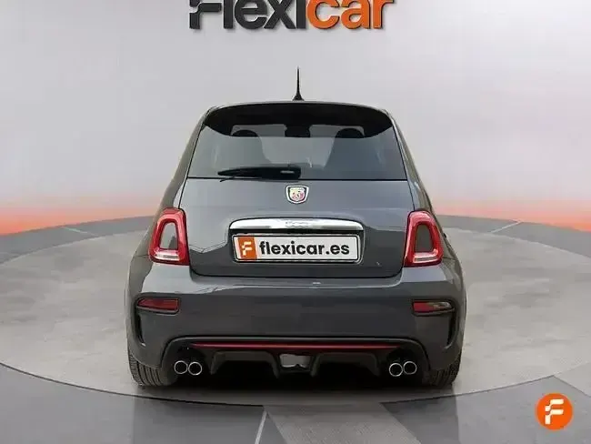 Usado Abarth 595 145 CV (106 kW) 2021 Gris Utilitario
