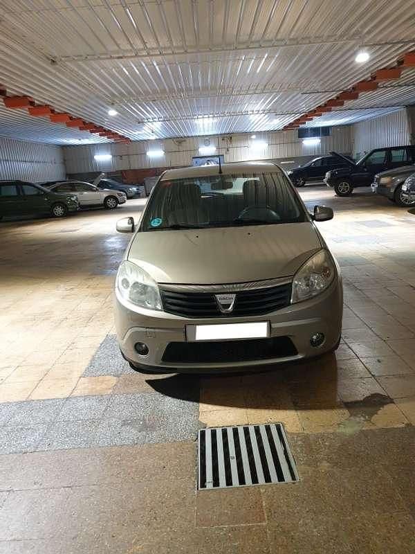 Usado Dacia Sandero Ambiance 87 CV (63 kW) 2008 Beige Utilitario