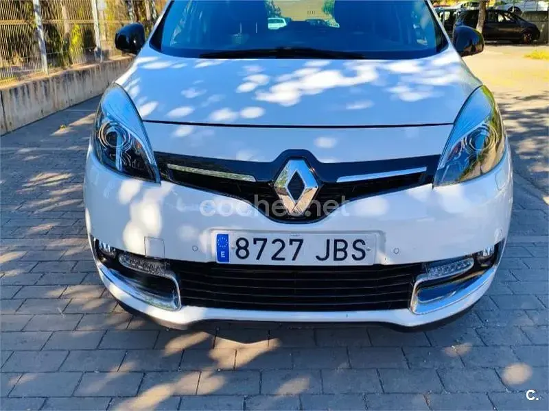 Usado Renault Scenic E-Tech Bose Edition 130 CV (95 kW) 2014 Blanco Monovolumen