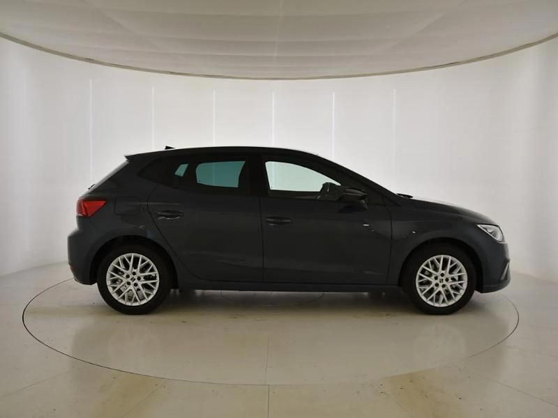Usado Seat Ibiza FR 115 CV (84 kW) 2025 Gris/plata