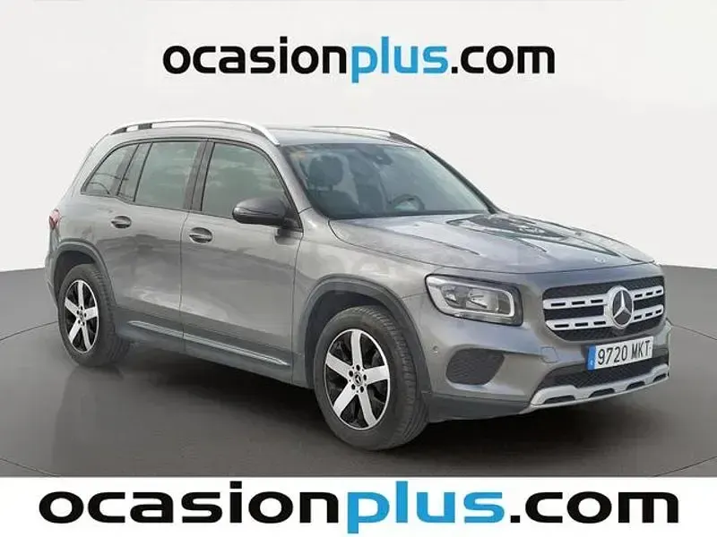Usado Mercedes GLB180 136 CV (100 kW) 2021 Gris / plata SUV