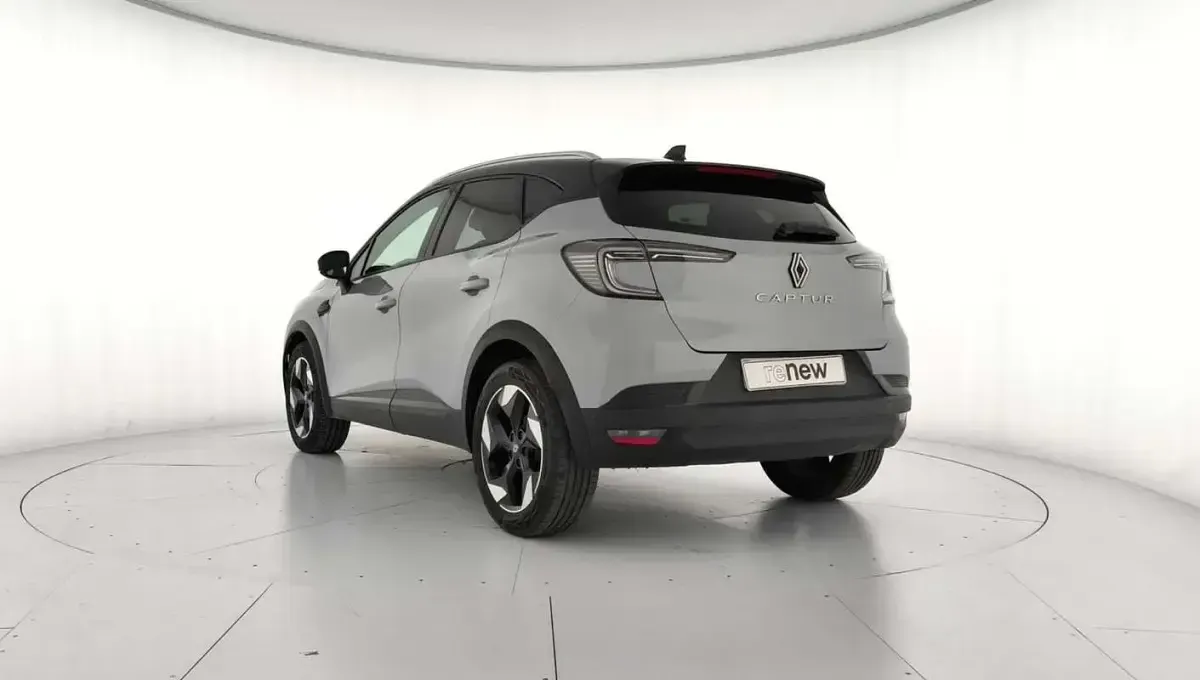 Usado Renault Captur Techno 101 CV (74 kW) 2025 Gris SUV