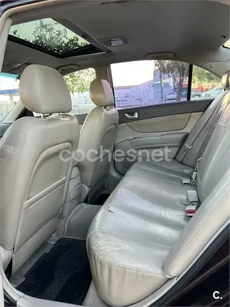 Usado Hyundai Sonata Comfort 140 CV (102 kW) 2006 Granate Berlina