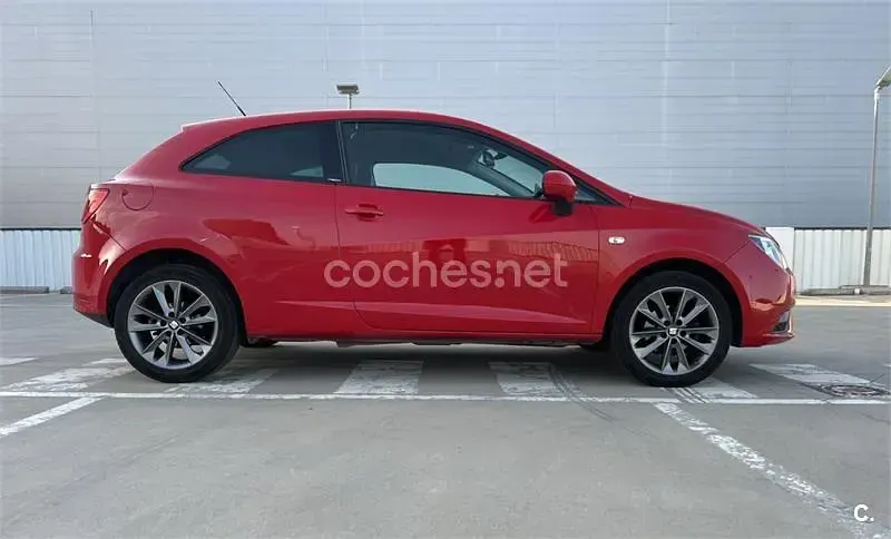 Usado Seat Ibiza SC I-Tech 85 CV (62 kW) 2013 Rojo Utilitario