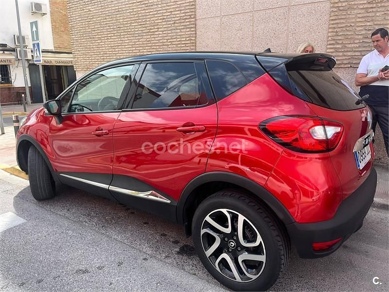Rojo Usado 2017 Renault Captur Zen SUV | 11.800 € (Precio justo) - Imagen 1/4