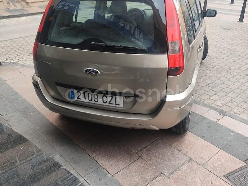 Usado Ford Fusion Trend 80 CV (58 kW) 2004 Beige Berlina