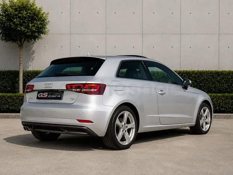 Usado Audi A3 Design 150 CV (110 kW) 2016 Gris / plata Berlina