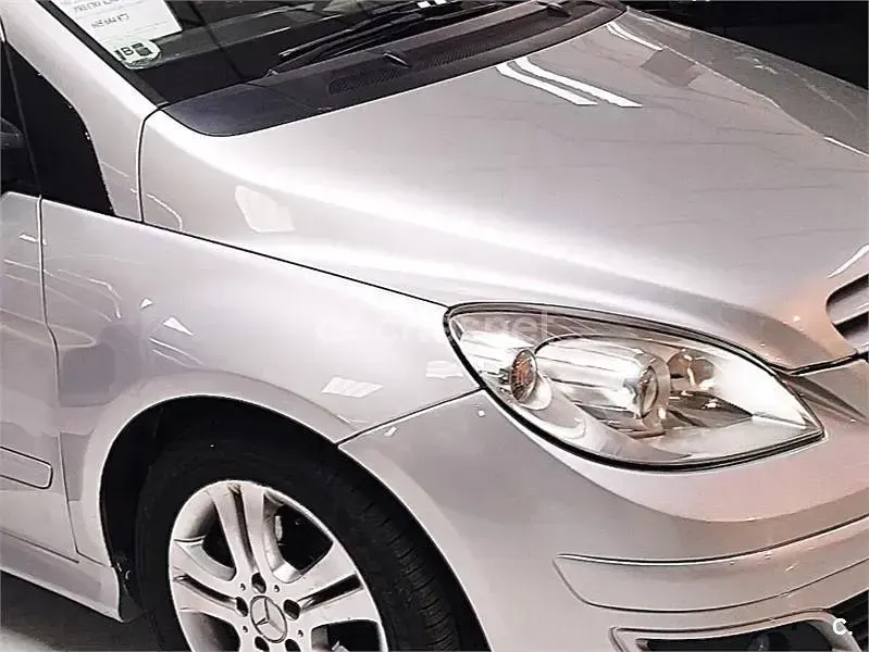 Usado Mercedes B170 116 CV (85 kW) 2005 Gris / plata Monovolumen