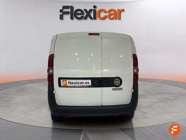 Usado Fiat Doblò 95 CV (69 kW) 2022 Blanco Monovolumen