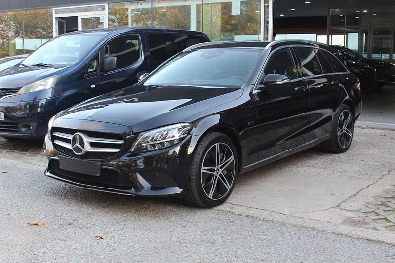 Usado Mercedes C300 310 CV (228 kW) 2021 Negro Familiar