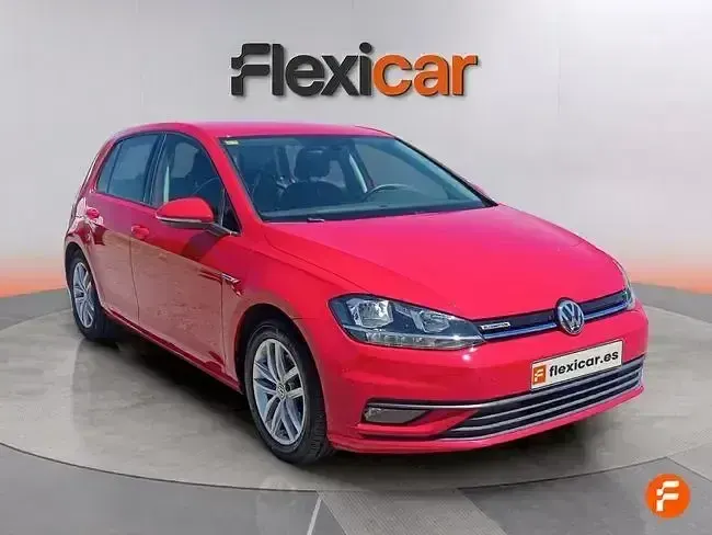 Usado VW Golf VIII Advance 130 CV (95 kW) 2020 Rojo Berlina