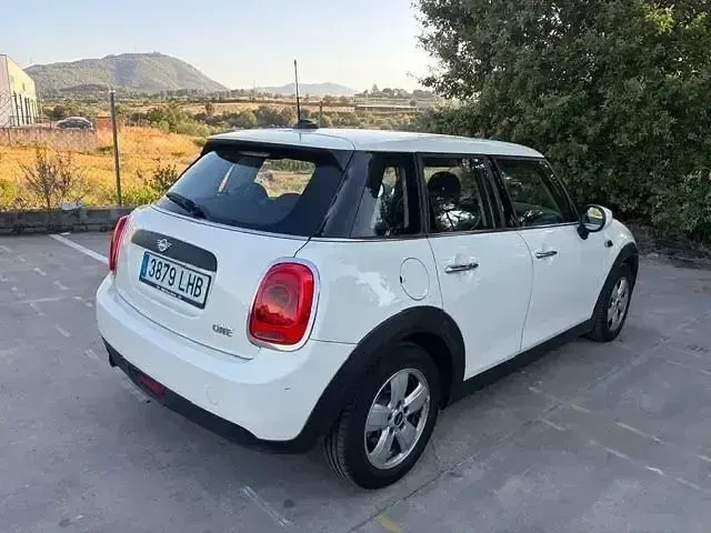 Usado Mini ONE 102 CV (75 kW) 2020 Blanco Utilitario