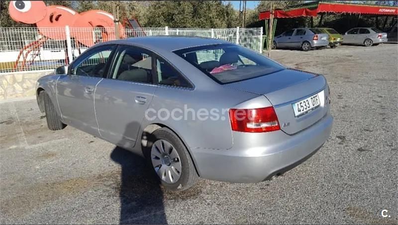 Usado Audi A6 Premium 140 CV (102 kW) 2005 Gris / plata Berlina