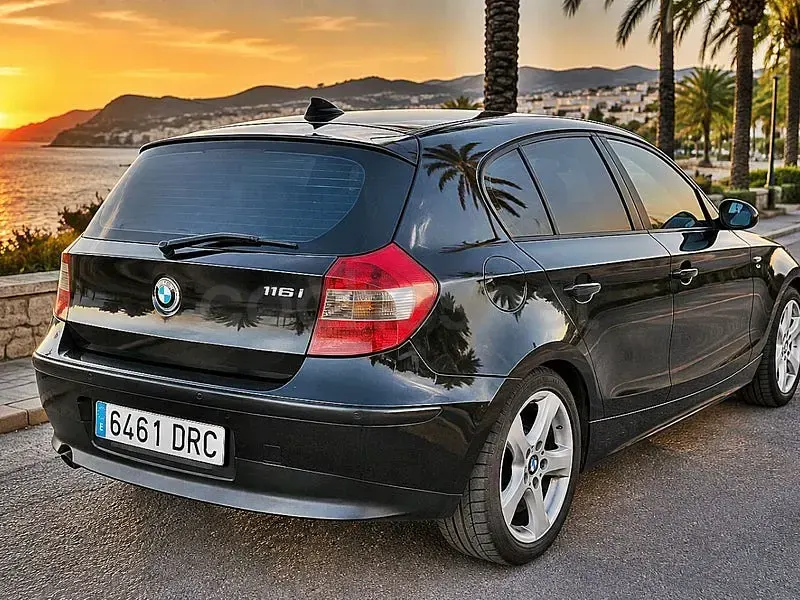 Usado BMW 116 116 CV (85 kW) 2005 Negro Utilitario