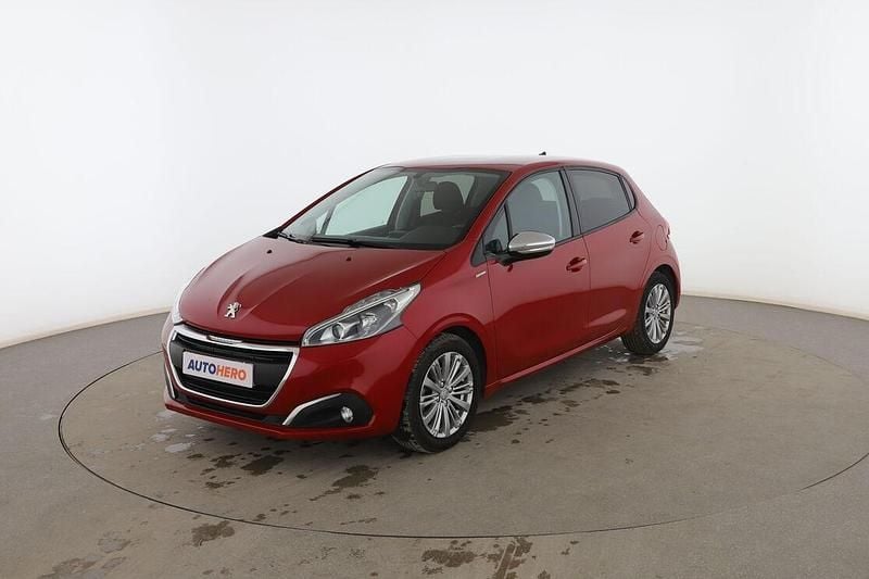 Rojo Usado 2018 Peugeot 208 Style Utilitario | 8499 € (Precio justo) - Imagen 1/3