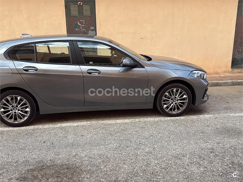 Usado BMW 118 136 CV (100 kW) 2023 Gris / plata Utilitario