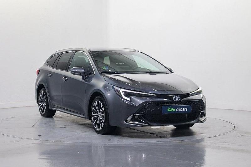 Usado Toyota Corolla Style 140 CV (102 kW) 2024 Gris / plata Familiar