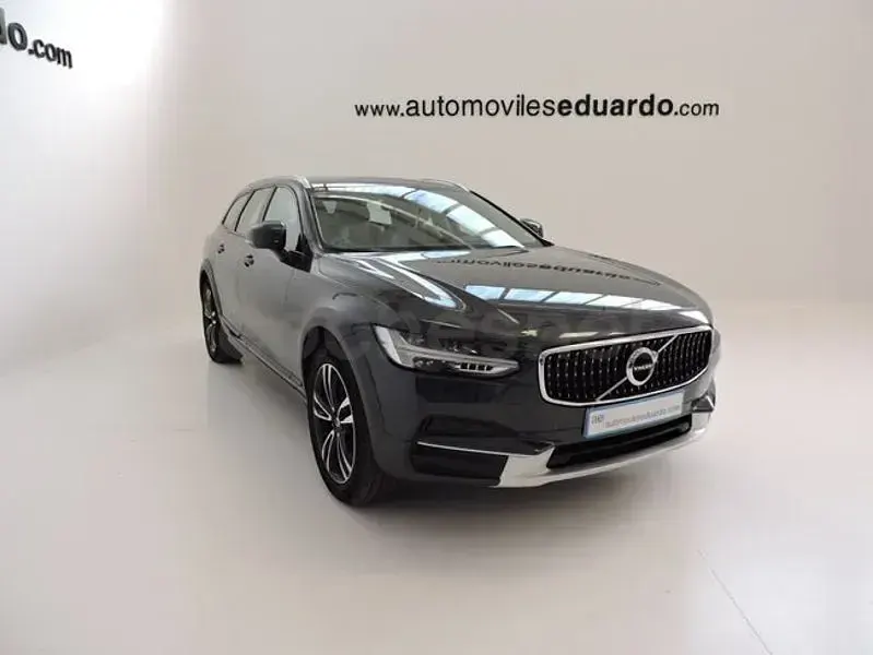 Usado Volvo V90 CC Pro 190 CV (139 kW) 2019 Gris / plata Familiar