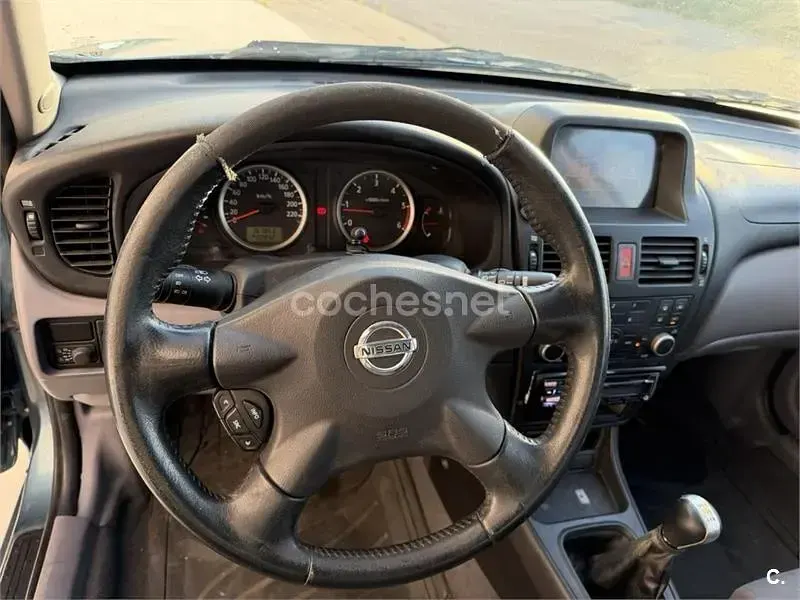 Usado Nissan Almera Comfort 112 CV (82 kW) 2003 Verde Berlina