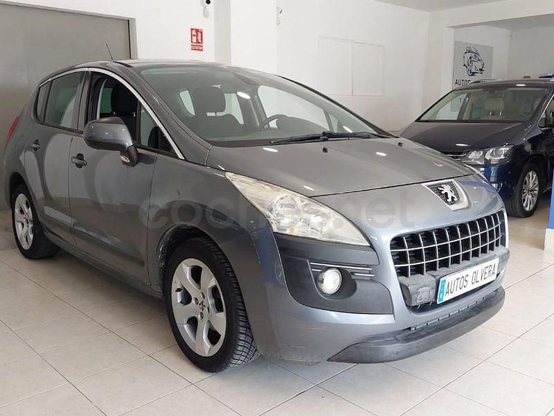 Usado Peugeot 3008 Allure 112 CV (82 kW) 2011 Gris / plata Familiar