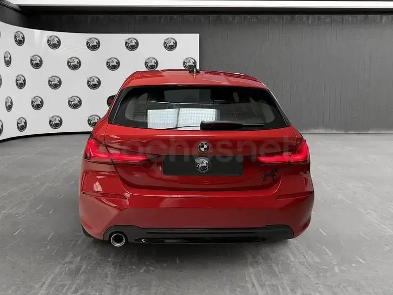 Usado BMW 118 Comfort Edition 140 CV (102 kW) 2020 Rojo Berlina