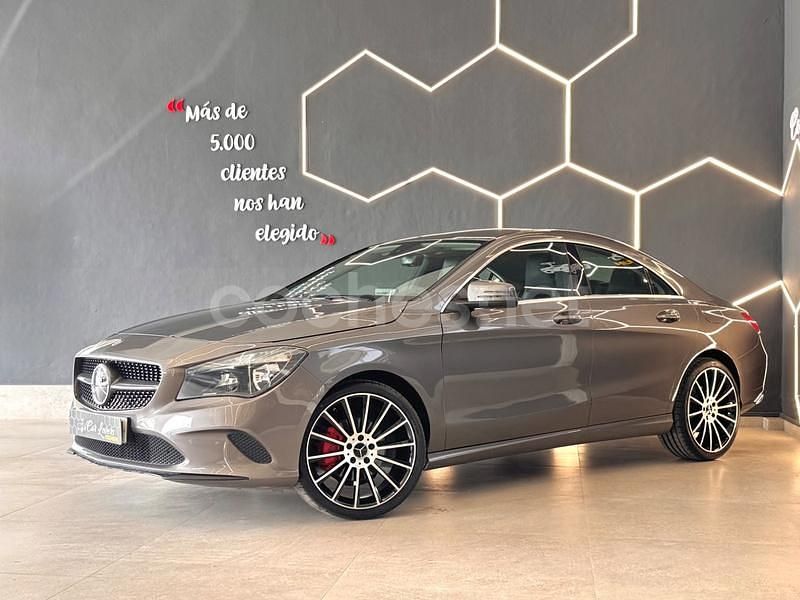 Usado Mercedes CLA200 136 CV (100 kW) 2017 Gris / plata Berlina