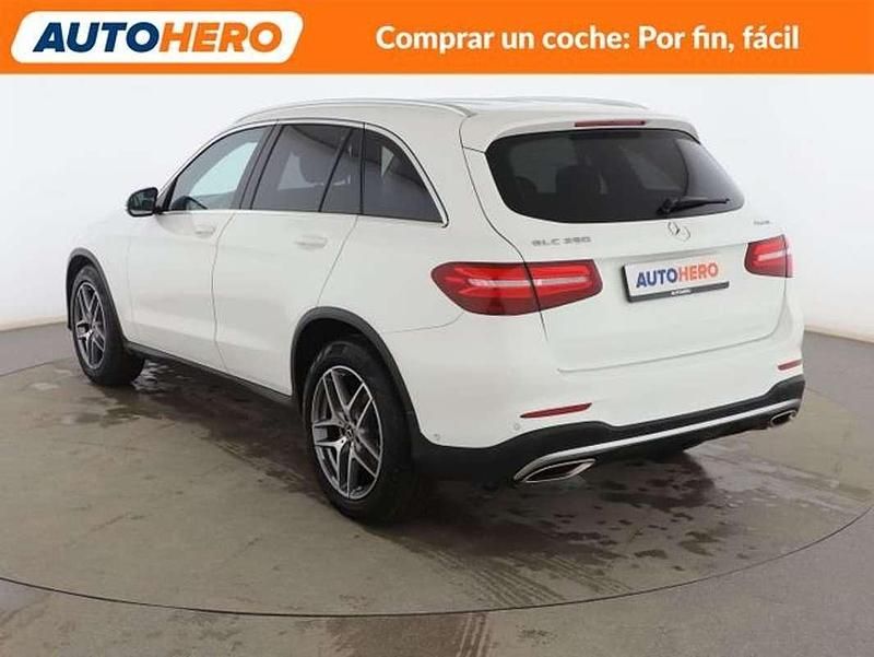 Usado Mercedes GLC250 AMG line 211 CV (155 kW) 2019 Blanco SUV