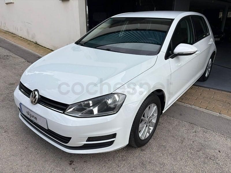 Usado VW Golf VII Advance 105 CV (77 kW) 2013 Blanco Berlina